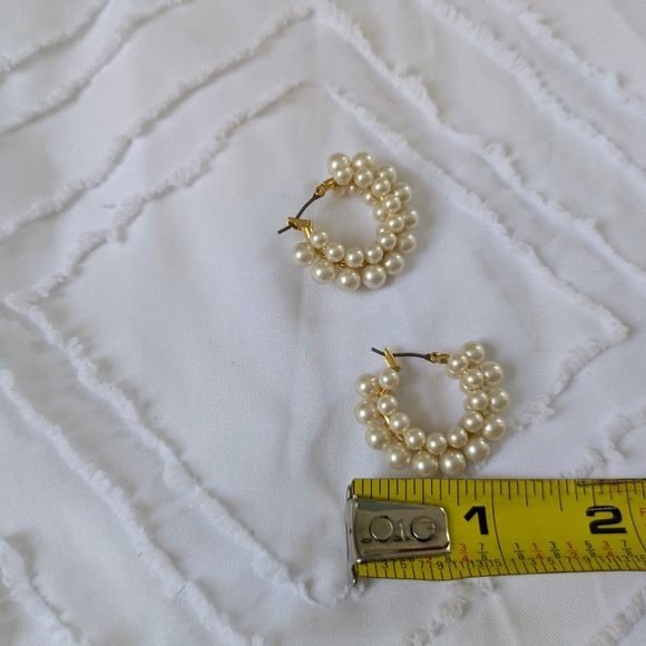 J Crew peal hoop pierced earrings - Picture 6 of 9